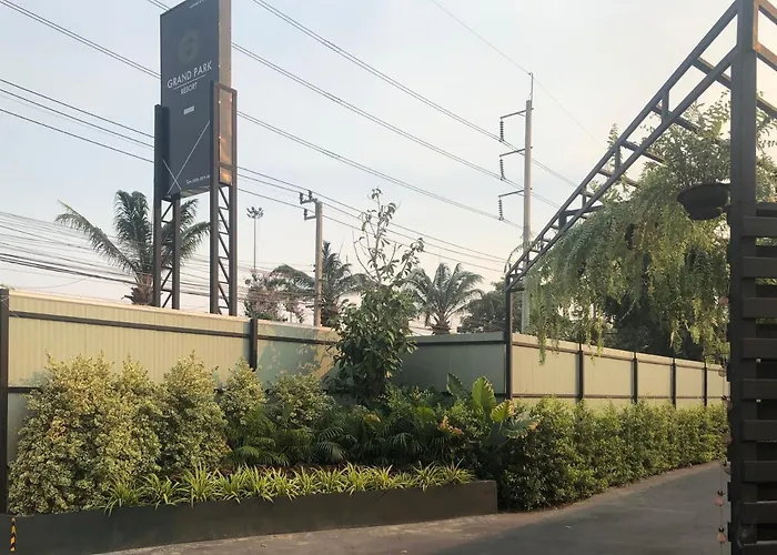 Grand Park Hotel
